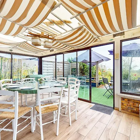 Σπίτι διακοπών Stunning In With Kitchen